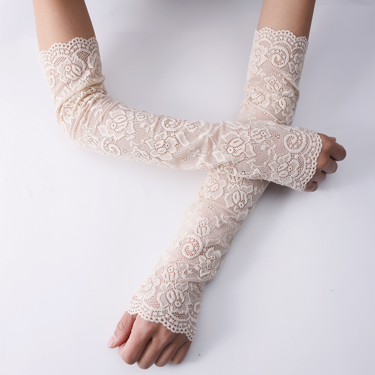 Fingerless Glove Knit - Élégantes manches en dentelle florale blanche